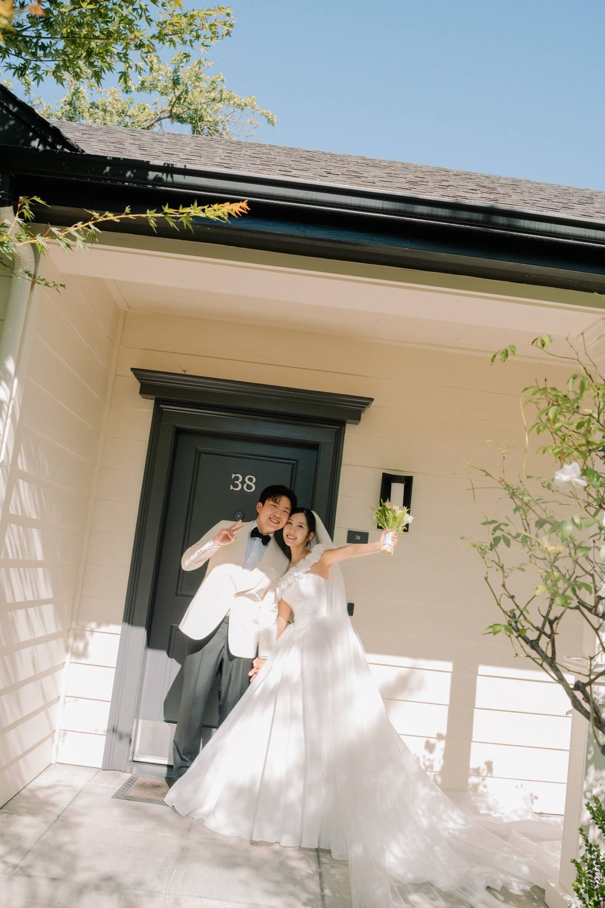Photograph 12 from the MacArthur Place Hotel wedding story